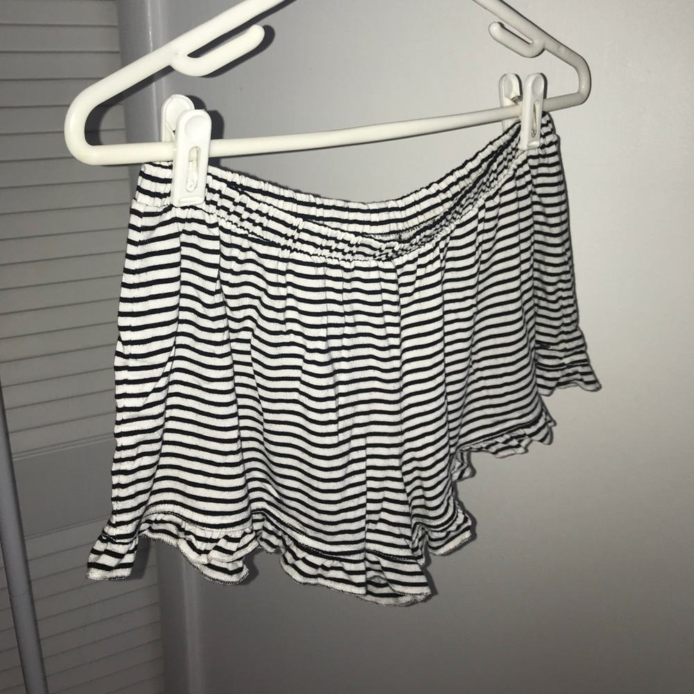 brandy melville striped shorts ☆